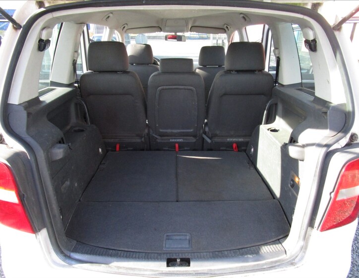 Volkswagen Touran 38