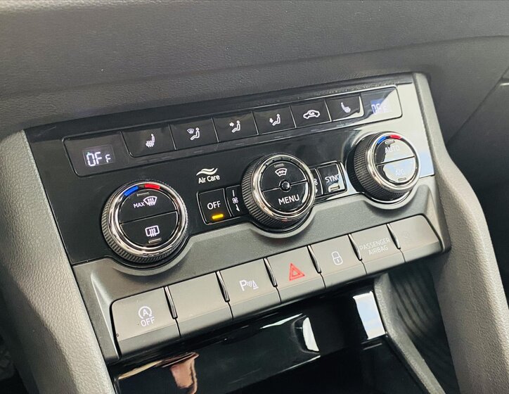 Škoda Karoq SUV / Terénní 1,5 l 110 kw