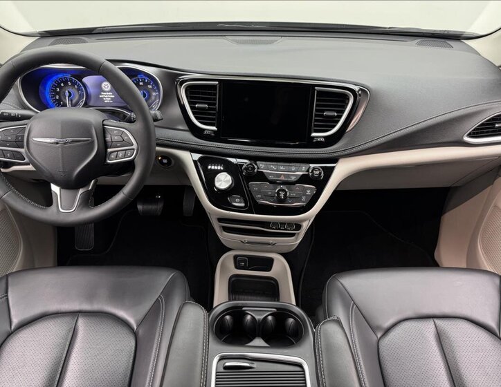 Chrysler Pacifica MPV 3,6 l 214 kw