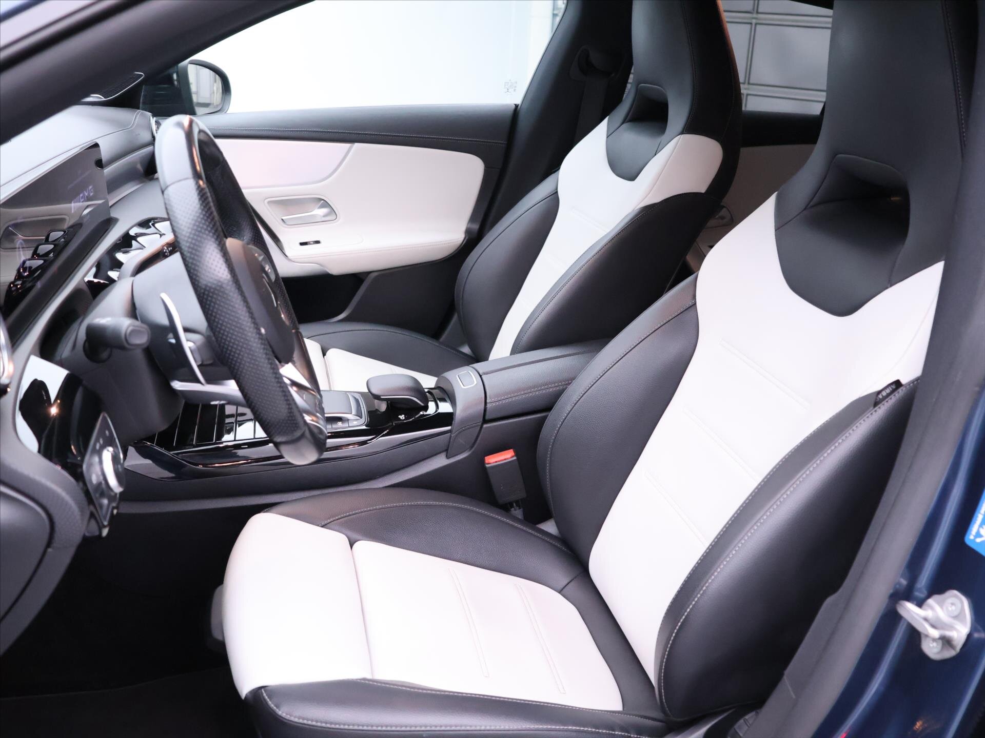 Mercedes-Benz CLA Kombi 2,0 l 225 kw