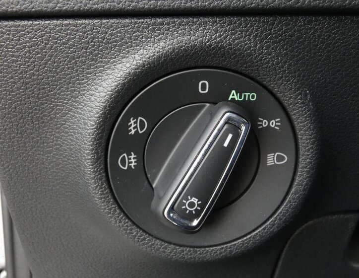 Škoda Karoq SUV / Terénní 1,5 l 110 kw