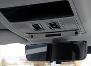 Land Rover Defender 16