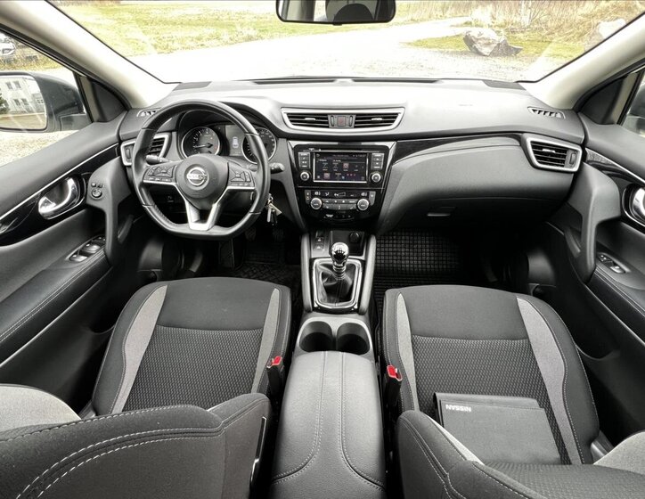 Nissan Qashqai SUV / Terénní 1,3 l 103 kw