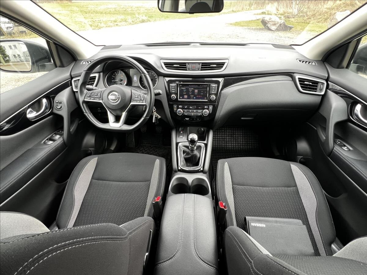 Nissan Qashqai SUV / Terénní 1,3 l 103 kw