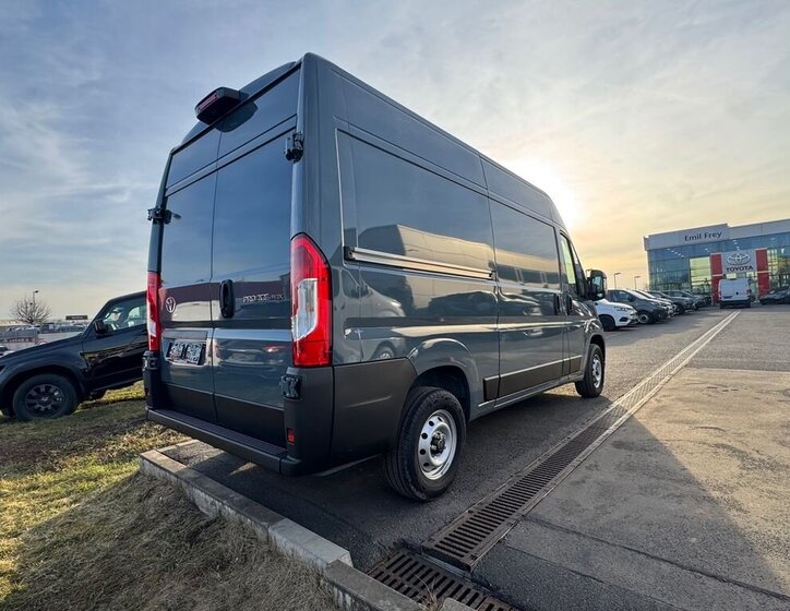 Toyota Proace Max Skříň 2,2 l 106 kw
