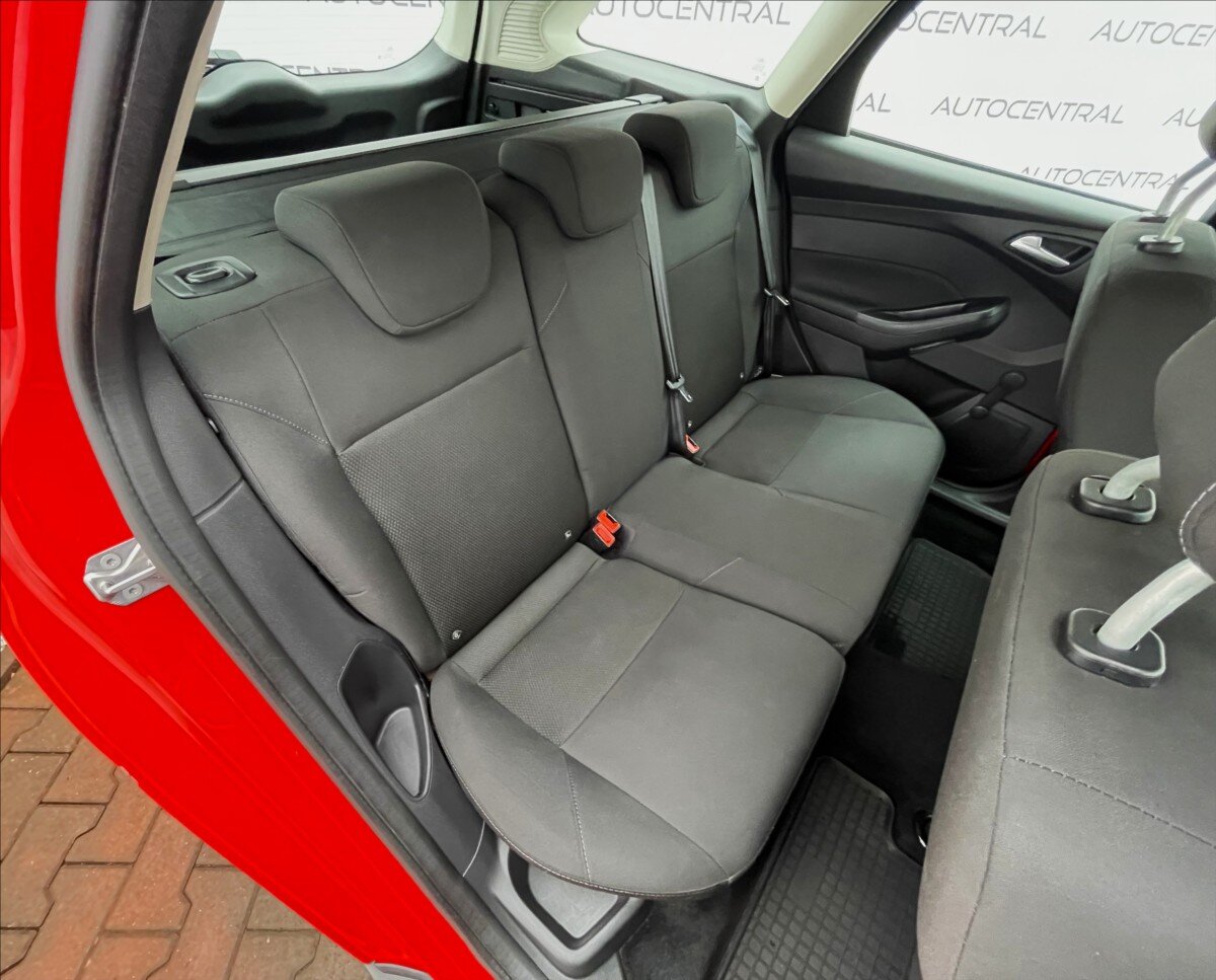 Ford Focus Kombi 999,0 92 kw