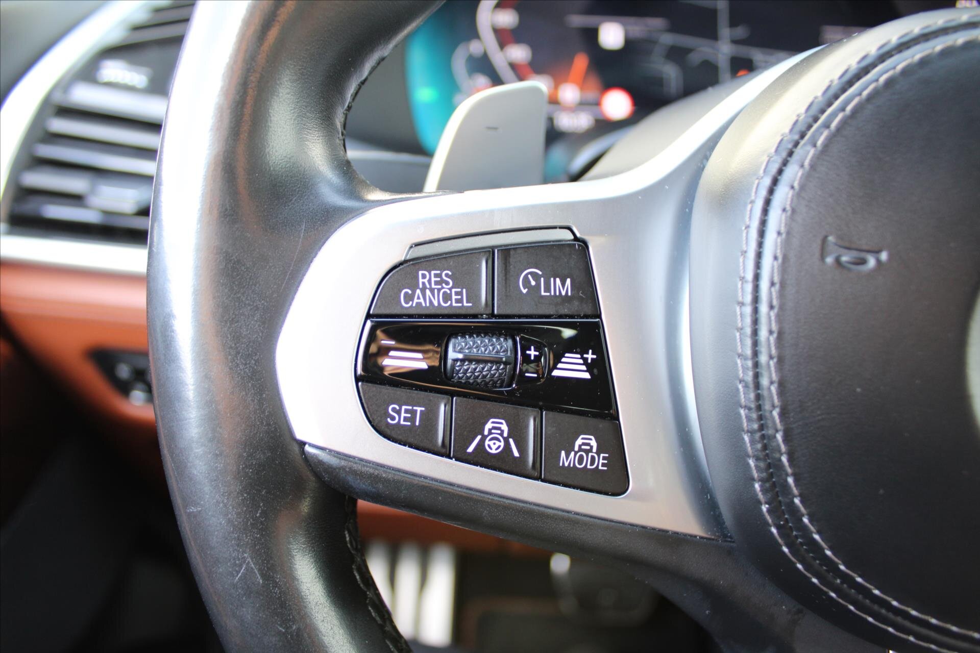 BMW X5 SUV / Terénní 4,4 l 390 kw