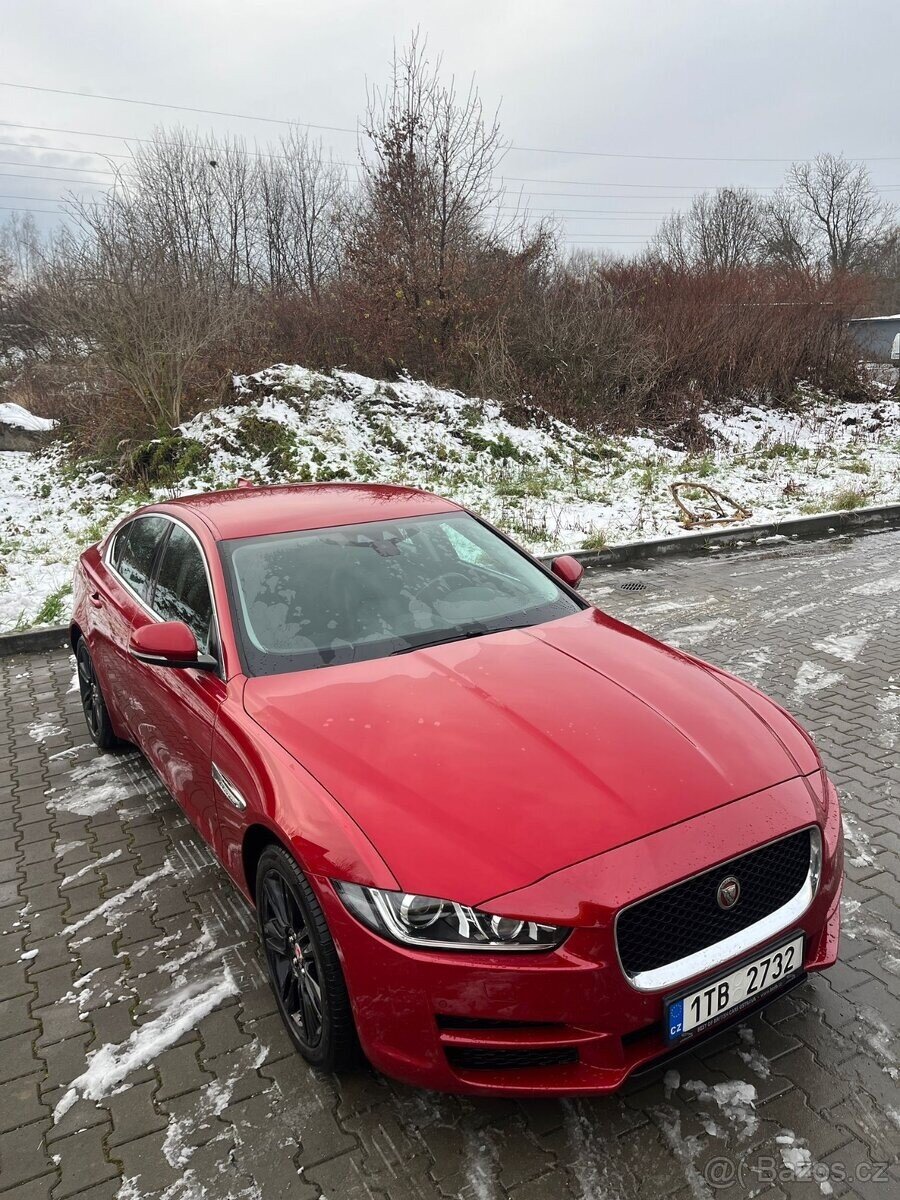 Jaguar XE Sedan / Limuzína 0,0 0