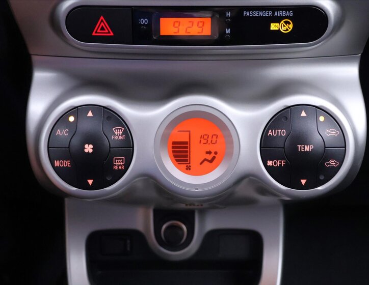 Toyota Urban Cruiser 18