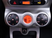 Toyota Urban Cruiser 18