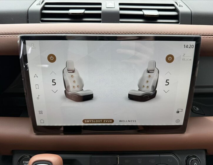 Land Rover Defender SUV 4,4 l 467 kw