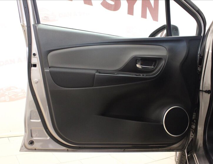 Toyota Yaris Hatchback 1,5 l 74 kw