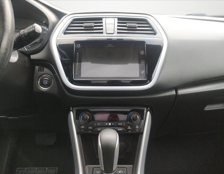 Suzuki SX4 S-Cross SUV / Terénní 1,4 l 103 kw