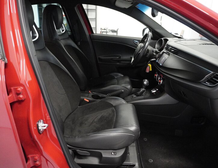 Alfa Romeo Giulietta Hatchback 0,0 177 kw