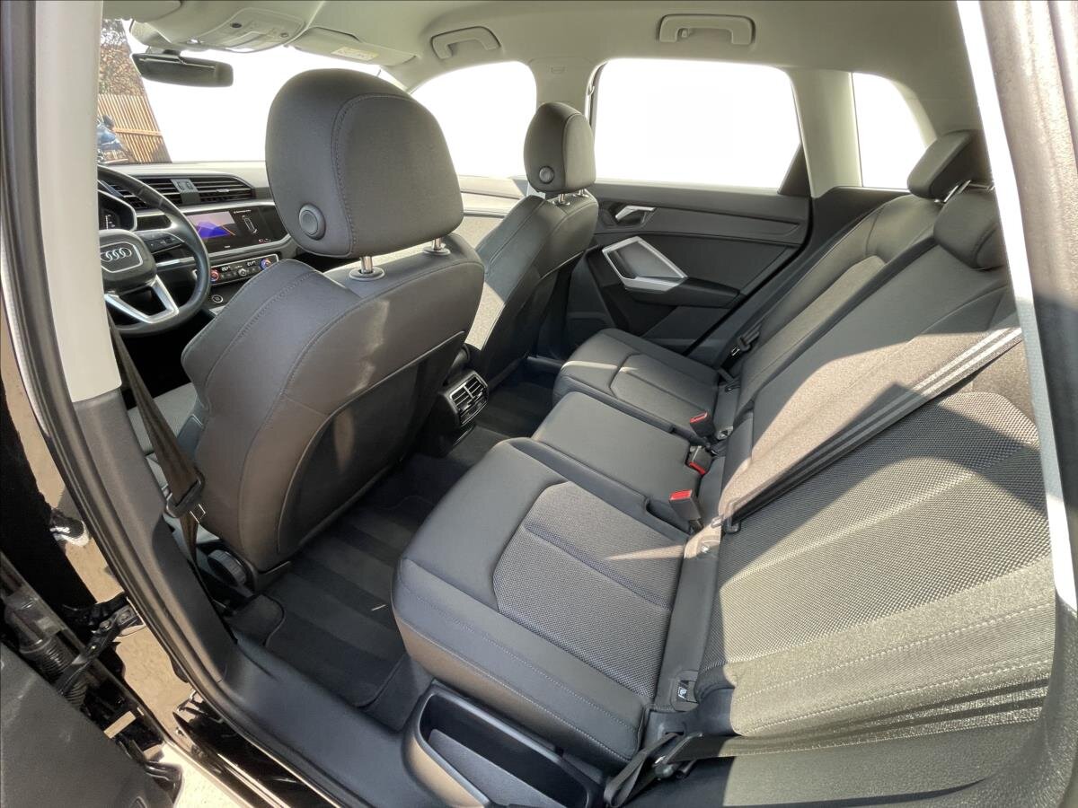 Audi Q3 SUV / Terénní 1,5 l 110 kw