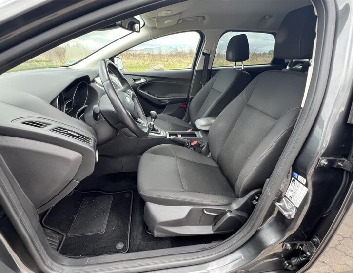 Ford Focus Kombi 999,0 92 kw