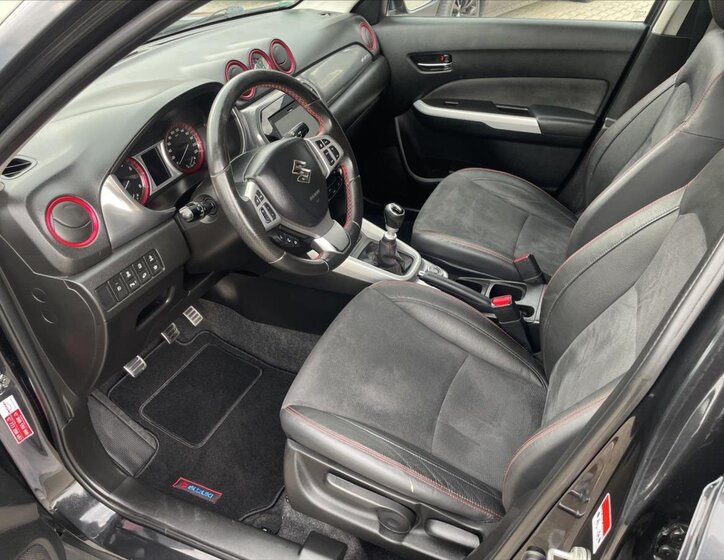 Suzuki Vitara 12