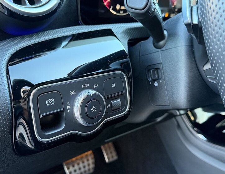 Mercedes-Benz CLA Sedan / Limuzína 2,0 l 110 kw