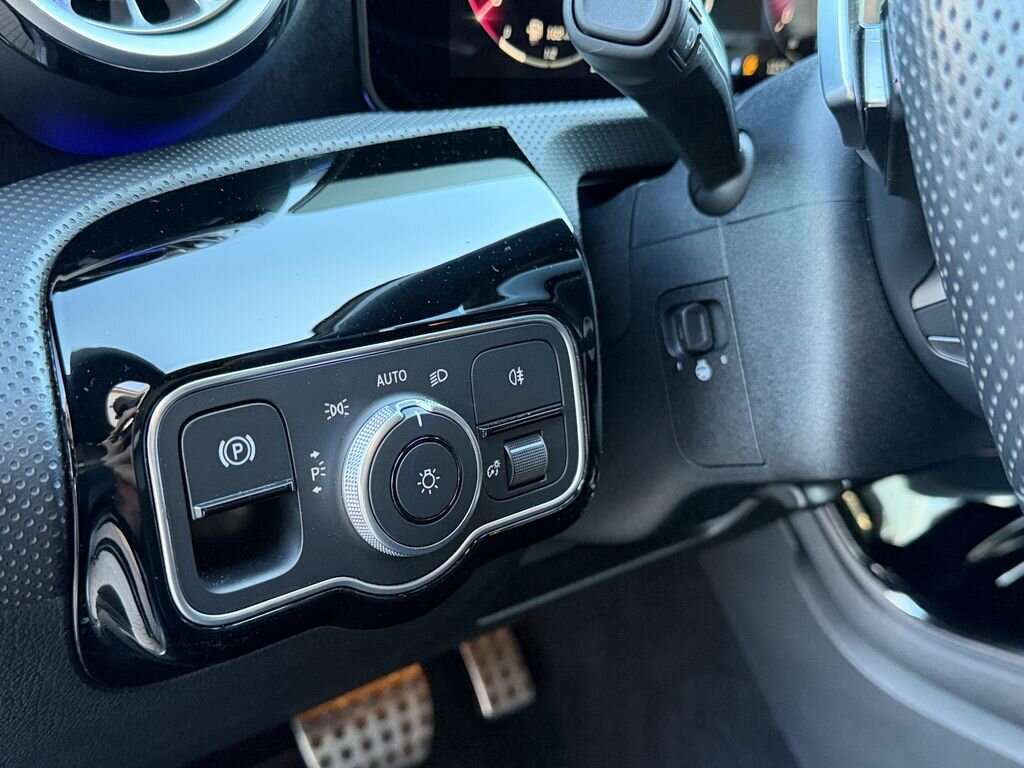 Mercedes-Benz CLA Sedan / Limuzína 2,0 l 110 kw