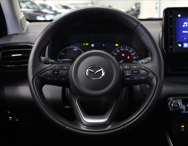 Mazda 2 9