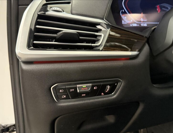 BMW X7 Kombi 3,0 l 250 kw