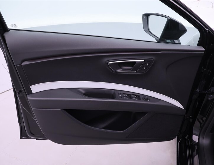 Seat Leon Hatchback 2,0 l 245 kw