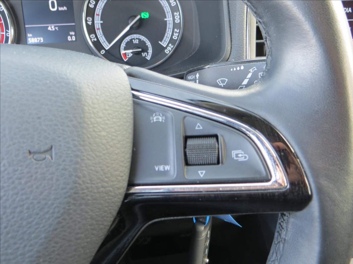 Škoda Karoq SUV / Terénní 1,5 l 110 kw