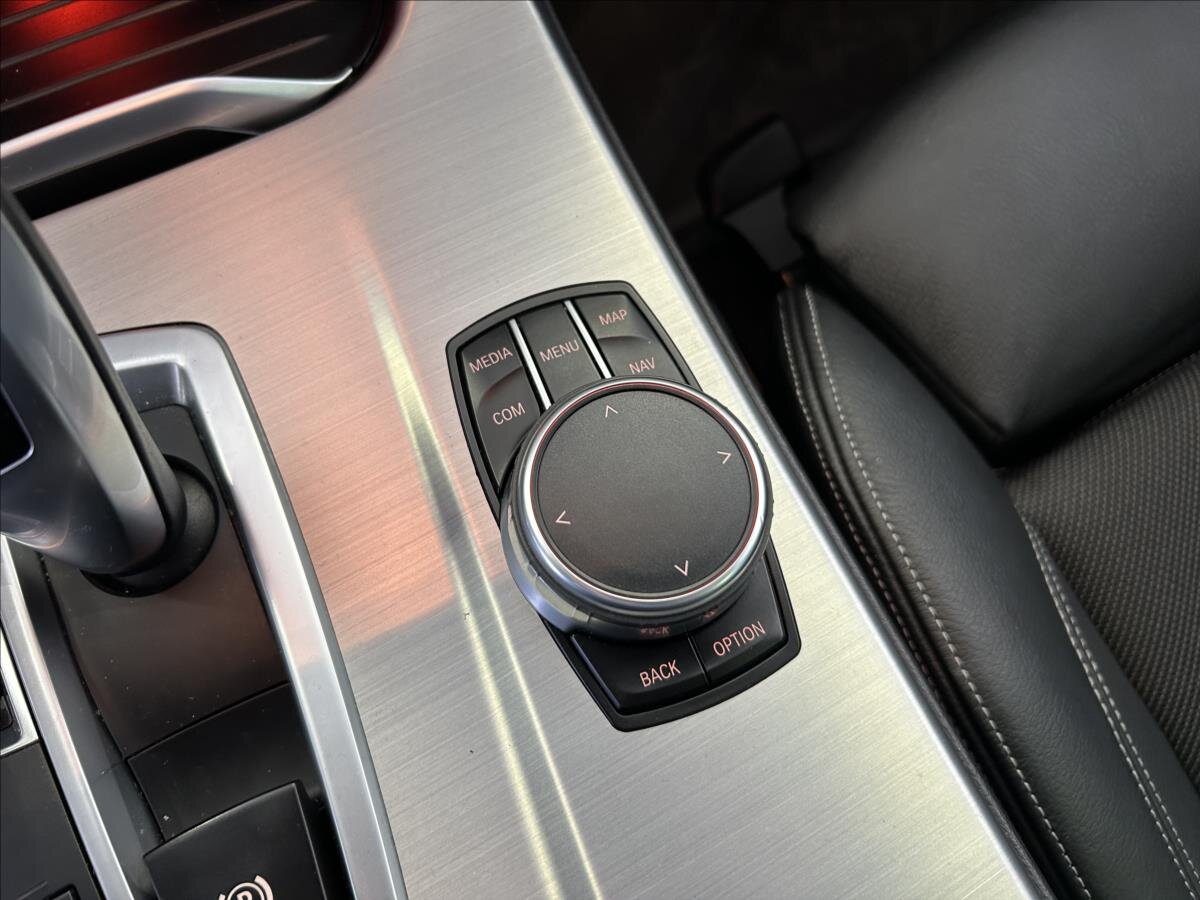 BMW X3 SUV / Terénní 2,0 l 140 kw