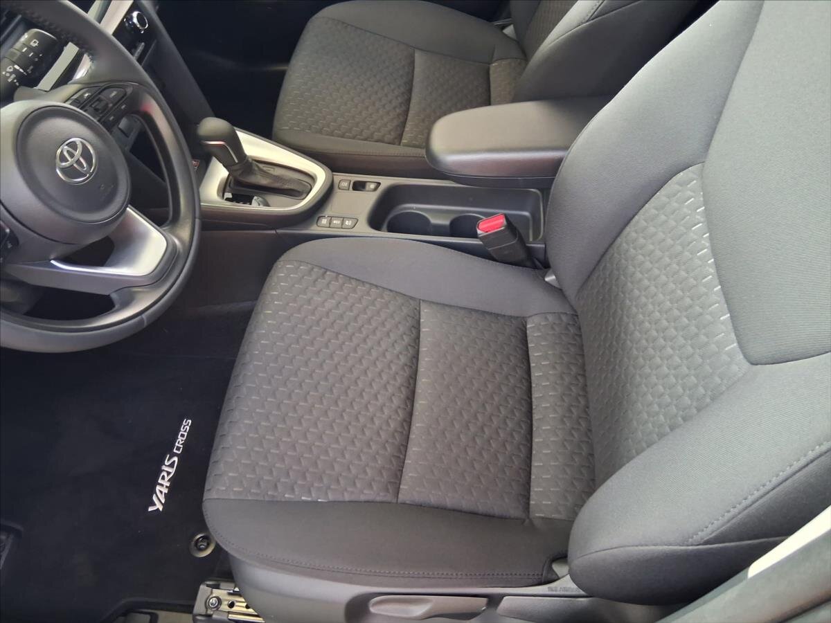 Toyota Yaris Cross SUV 1,5 l 68 kw