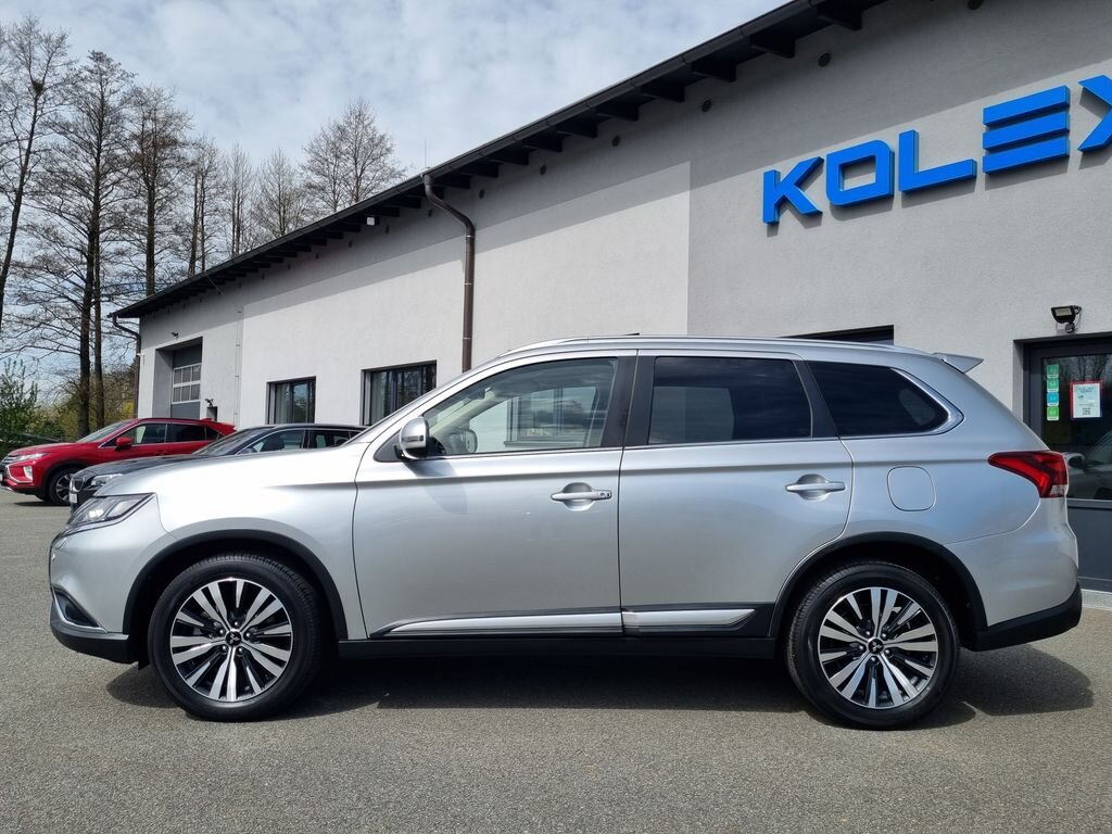 Mitsubishi Outlander SUV / Terénní 2,0 l 110 kw