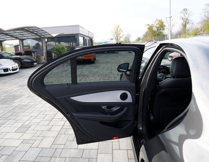 Mercedes-Benz Třídy E Sedan 2,0 l 145 kw