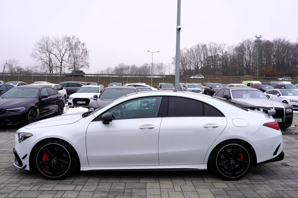 Mercedes-Benz CLA Sedan 2,0 l 340 kw