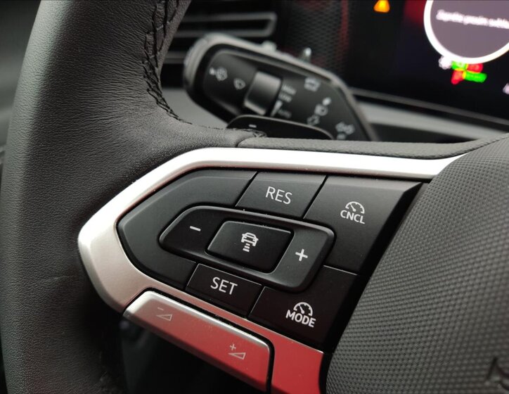 Volkswagen Tiguan SUV / Terénní 1,5 l 110 kw