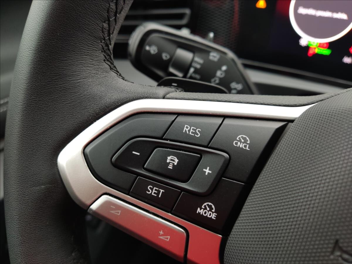 Volkswagen Tiguan SUV / Terénní 1,5 l 110 kw