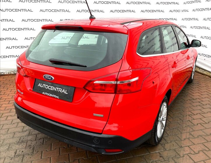 Ford Focus Kombi 999,0 92 kw