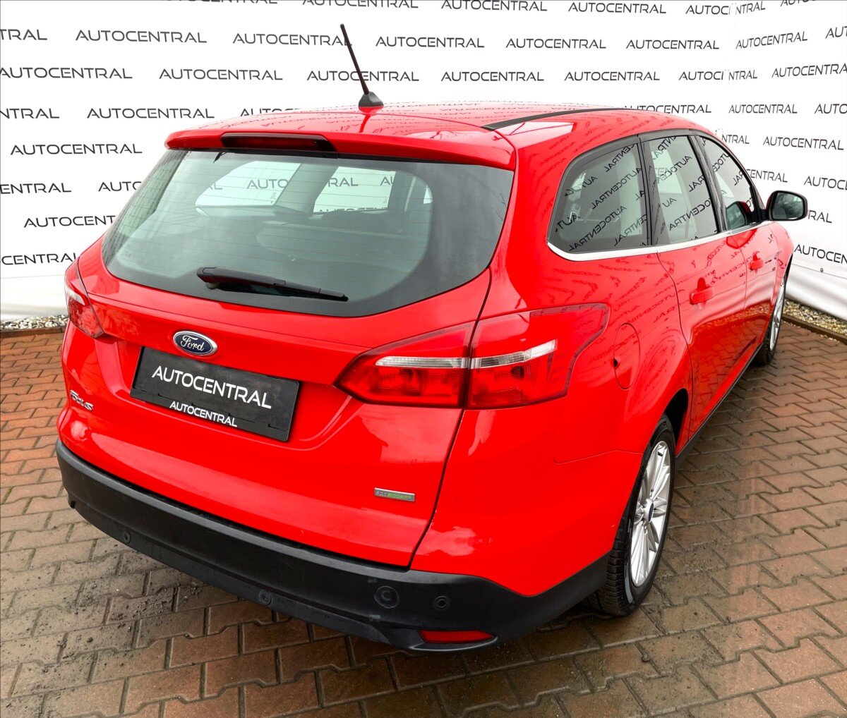 Ford Focus Kombi 999,0 92 kw