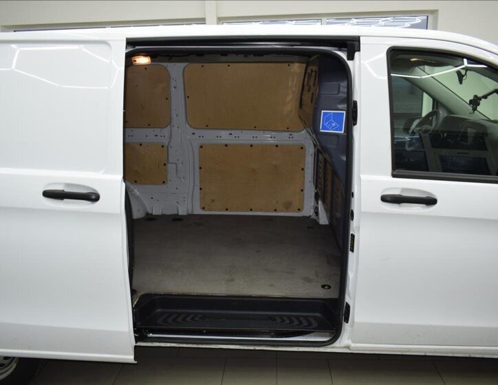 Mercedes-Benz Vito Skříň 2,0 l 120 kw