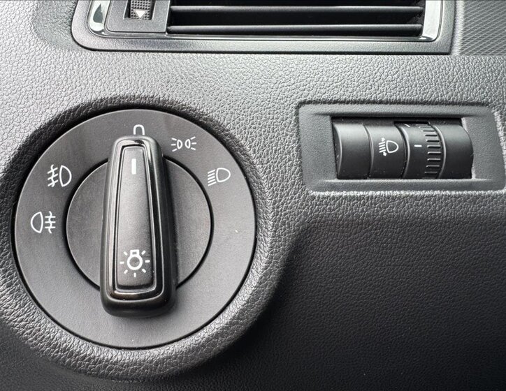 Škoda Rapid Hatchback 999,0 70 kw