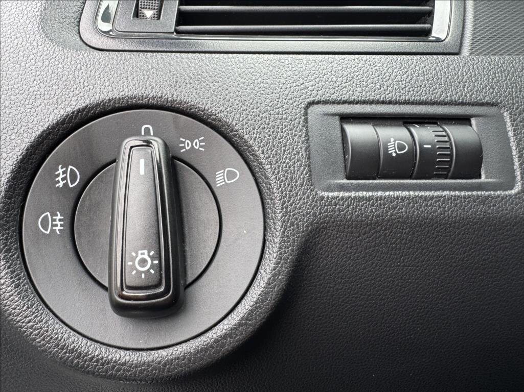 Škoda Rapid Hatchback 999,0 70 kw