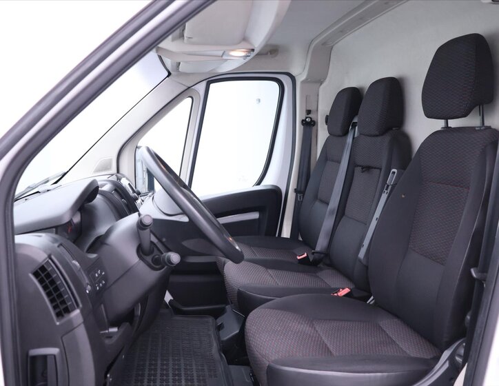 Peugeot Boxer Skříň 2,2 l 121 kw