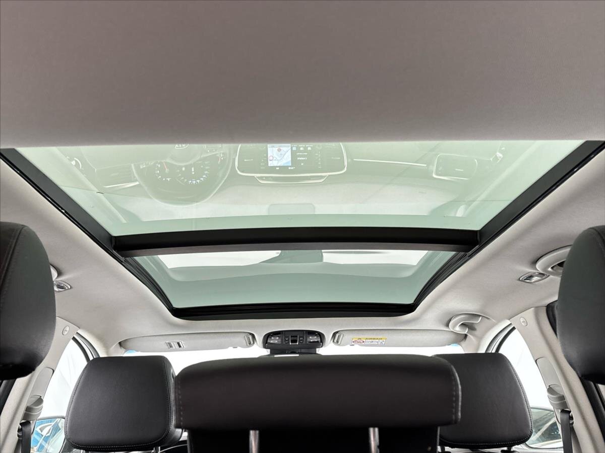 KIA Sorento SUV / Terénní 2,2 l 147 kw
