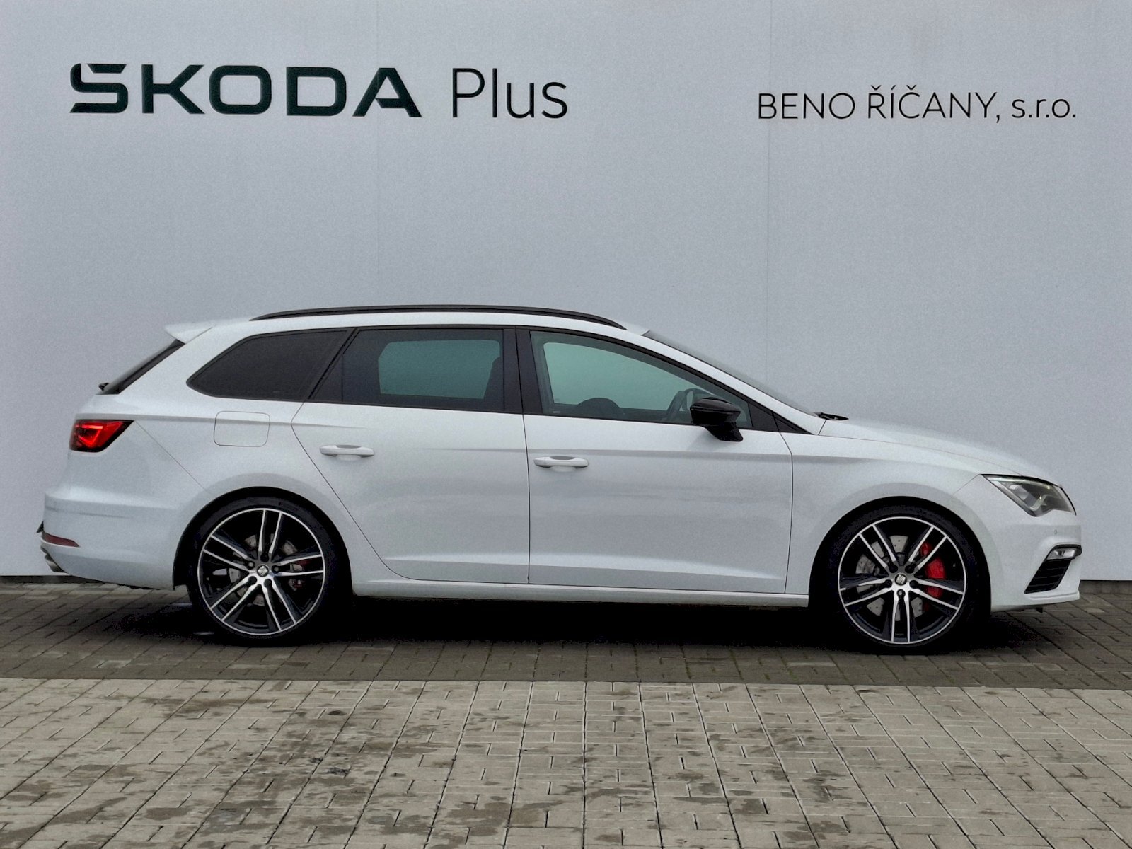 Seat Leon Kombi 2,0 l 221 kw