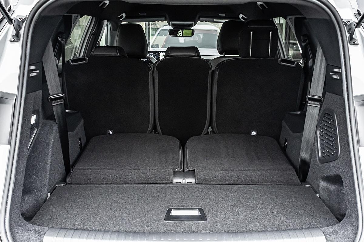 Peugeot 5008 SUV 1,2 l 0