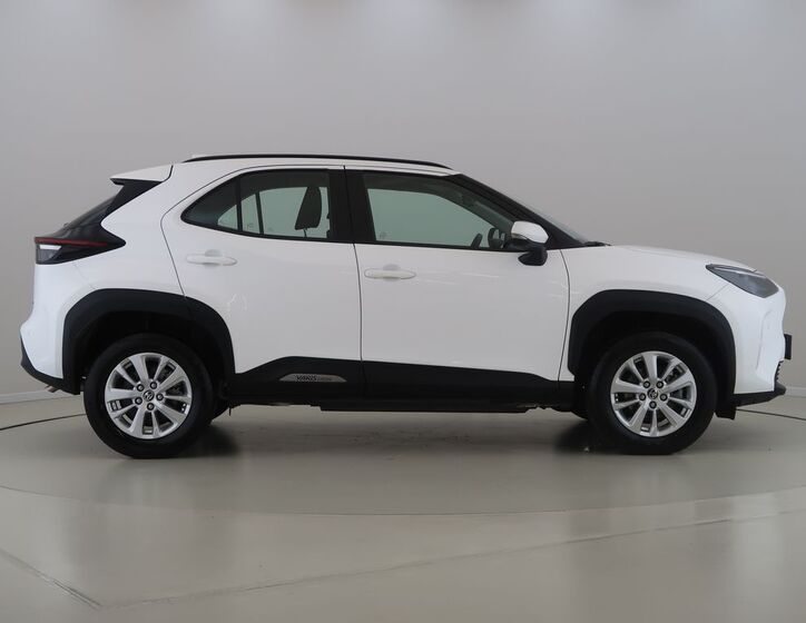 Toyota Yaris Cross 4