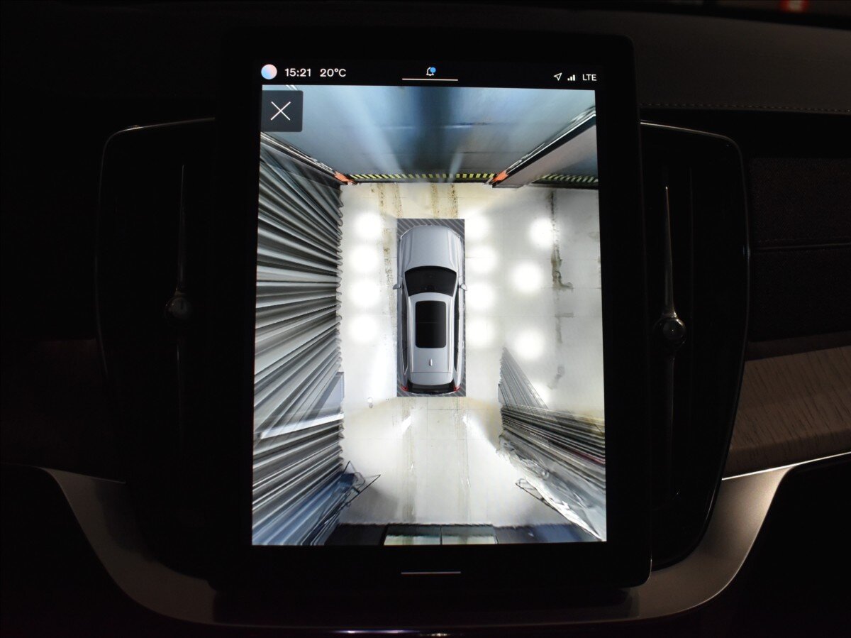 Volvo XC90 SUV / Terénní 2,0 l 228 kw