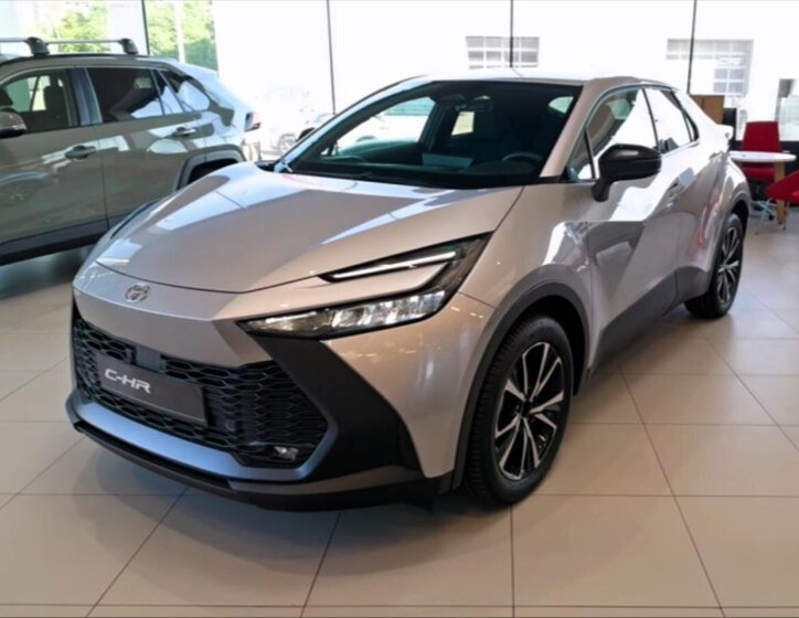Toyota C-HR 2