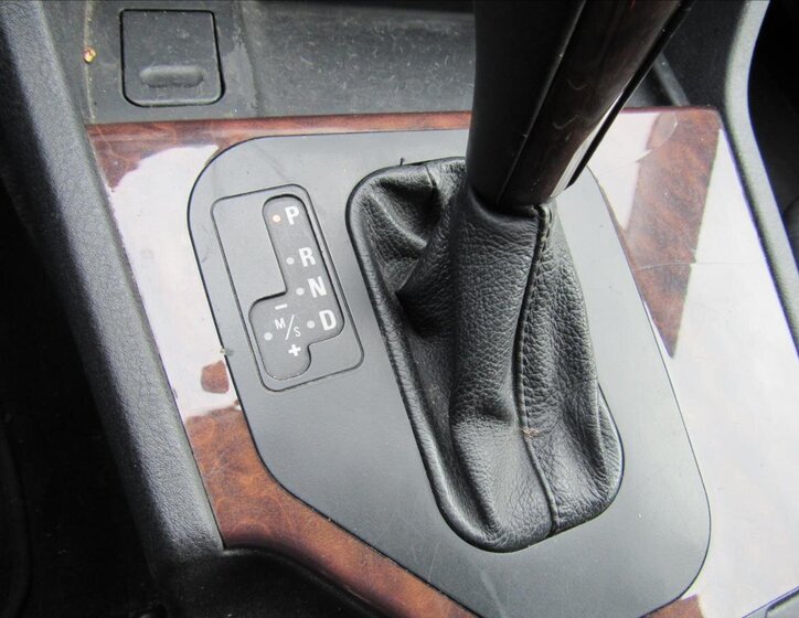 BMW Řada 5 Sedan / Limuzína 2,5 l 141 kw