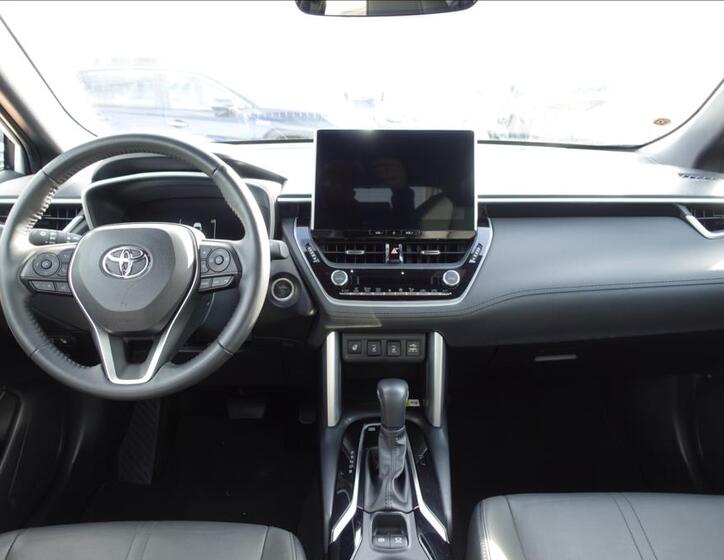 Toyota Corolla Cross 9