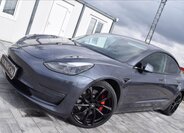 Tesla Model 3 Sedan / Limuzína 0,0 377 kw