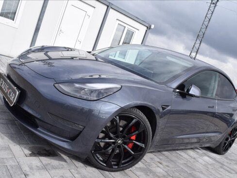 Tesla Model 3 Sedan / Limuzína 0,0 377 kw